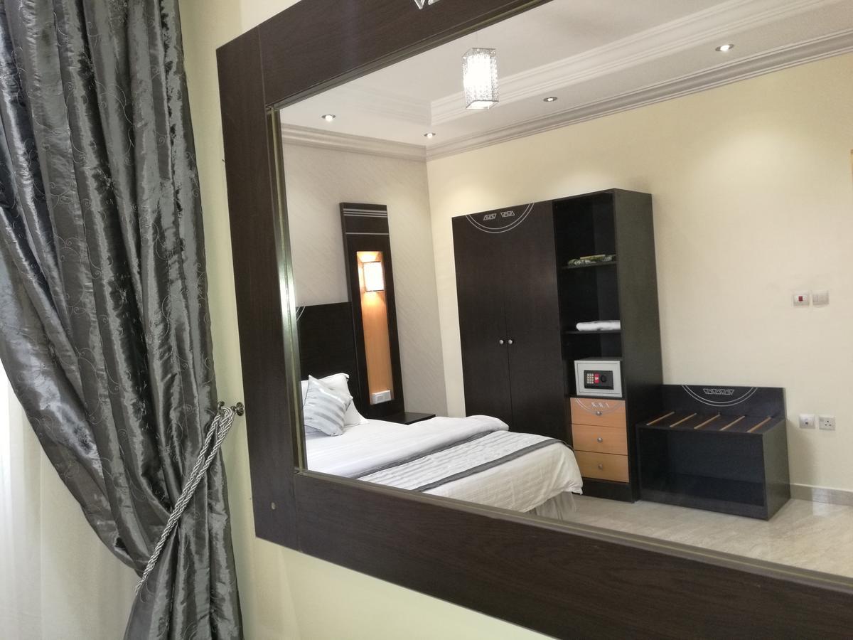 Al Ezzah Palace Hotel Suites Dżedda Zewnętrze zdjęcie